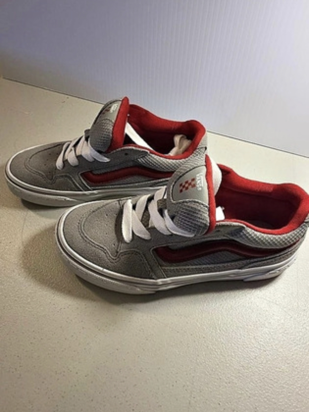 Vans Old Skool Kids Sneakers Gray Red Size 2 New in Box